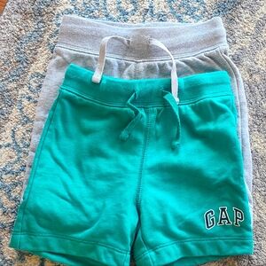 2 Pairs of Gap Shorts Size 2T  Grey and Green with drawstring